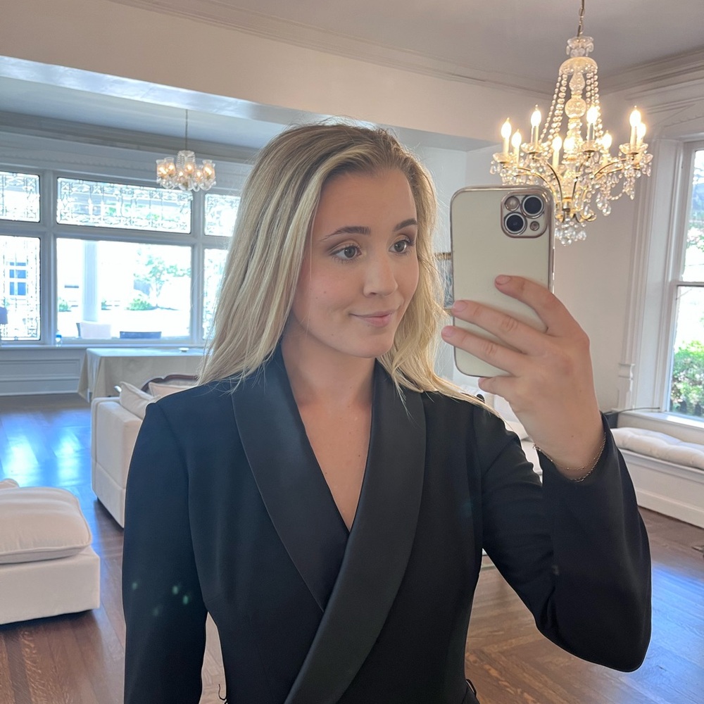 Adrianna, Papel tuxedo jumpsuit